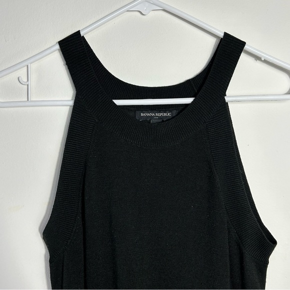 Banana Republic Black Textured Crew-Neck Sweater Tank, Size Small - Picture 2 of 8